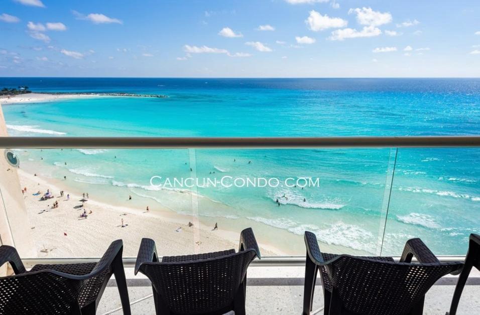 2 Story Oceanfront Penthouses On Cancun Beach! Екстериор снимка