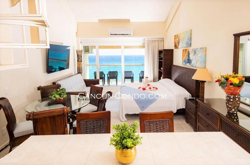 2 Story Oceanfront Penthouses On Cancun Beach! Екстериор снимка
