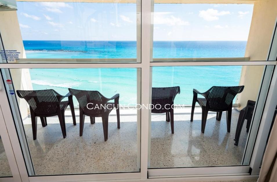 2 Story Oceanfront Penthouses On Cancun Beach! Екстериор снимка