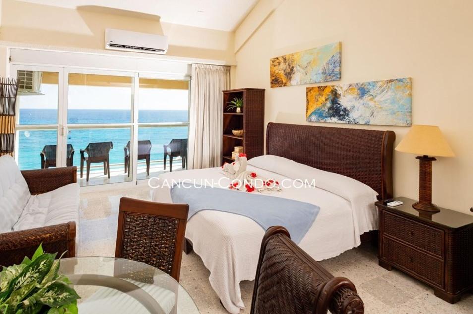 2 Story Oceanfront Penthouses On Cancun Beach! Екстериор снимка