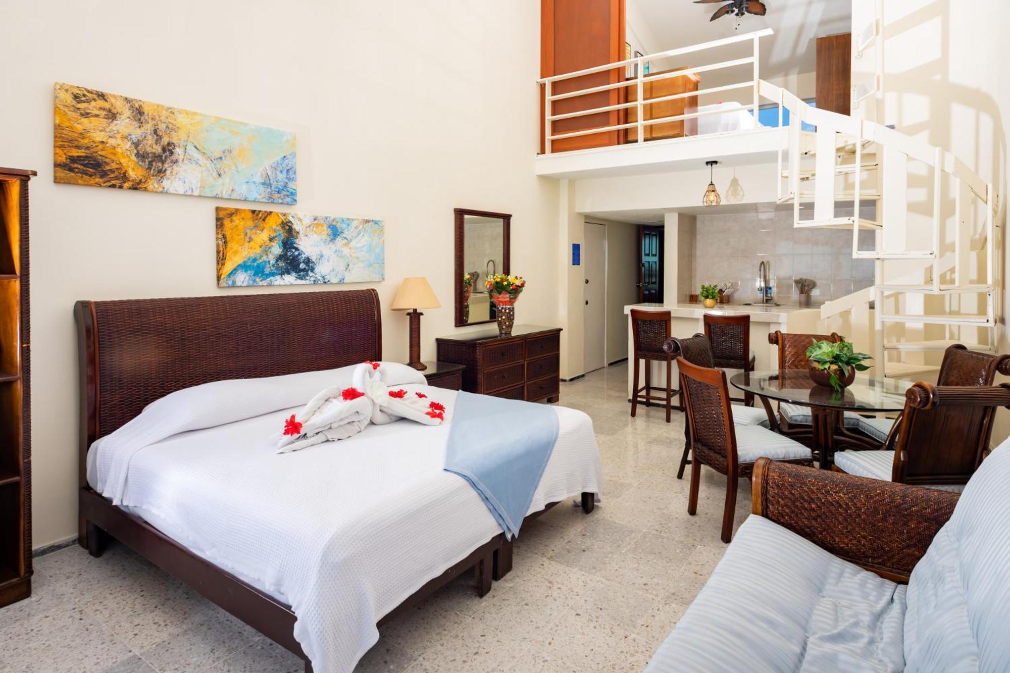 2 Story Oceanfront Penthouses On Cancun Beach! Екстериор снимка
