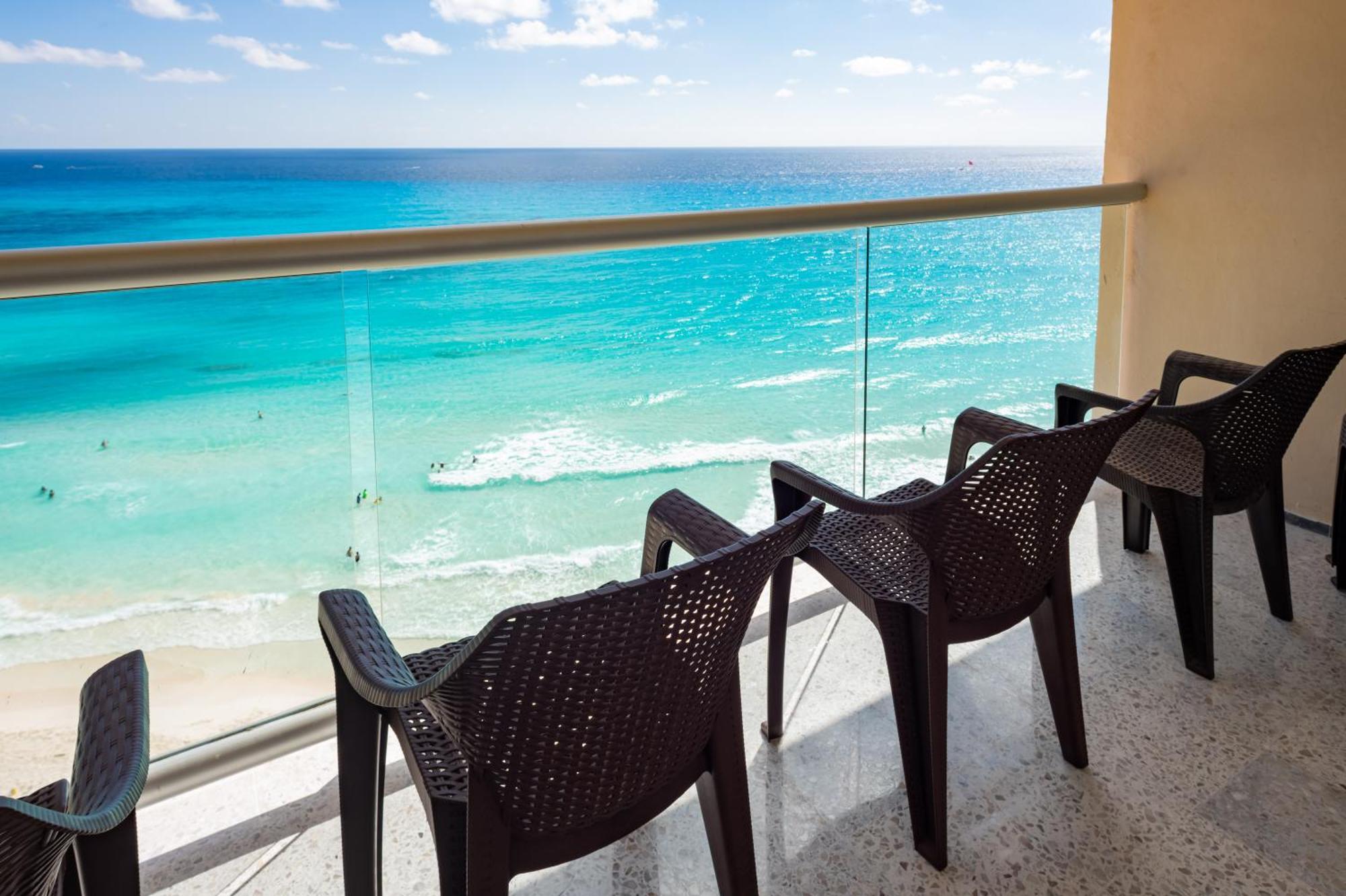 2 Story Oceanfront Penthouses On Cancun Beach! Екстериор снимка