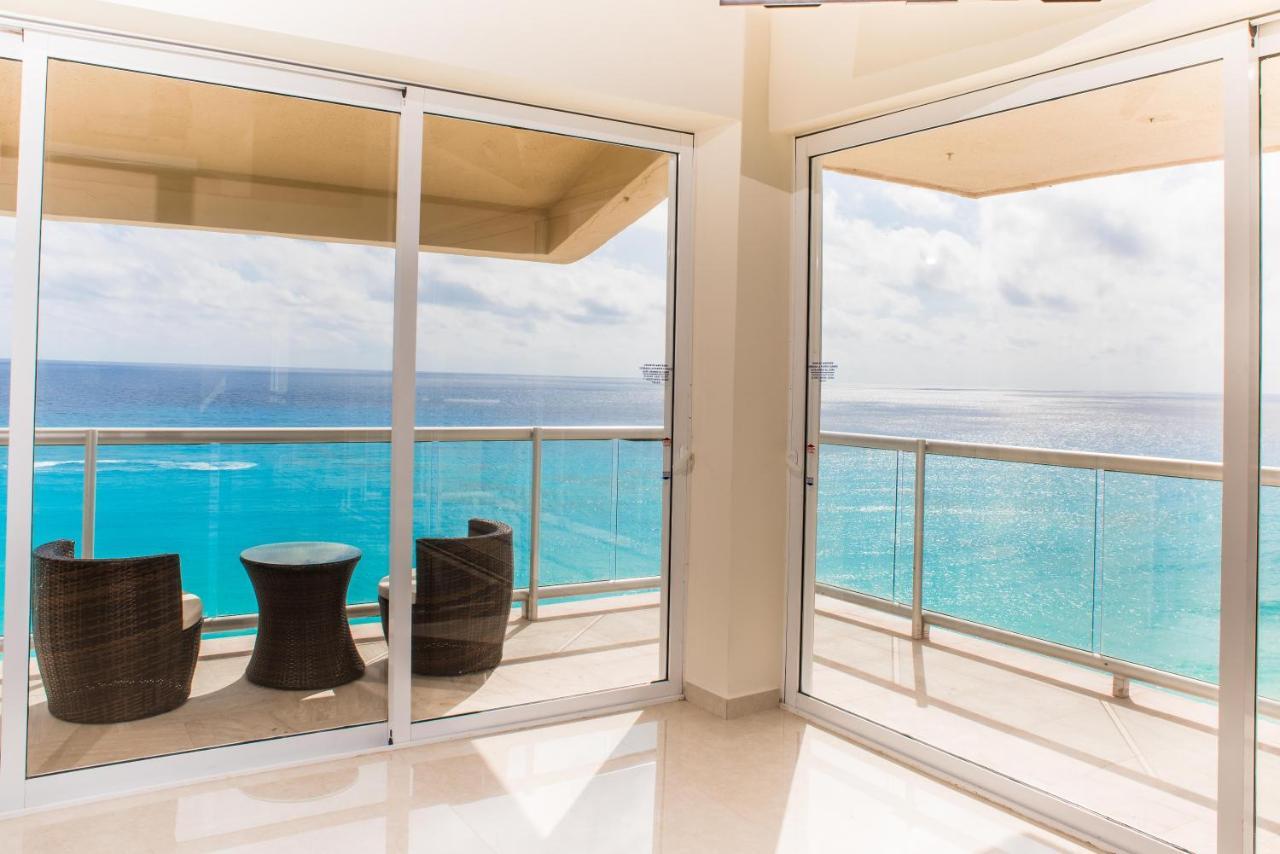 2 Story Oceanfront Penthouses On Cancun Beach! Екстериор снимка