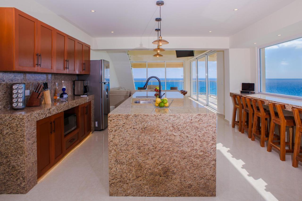 2 Story Oceanfront Penthouses On Cancun Beach! Екстериор снимка