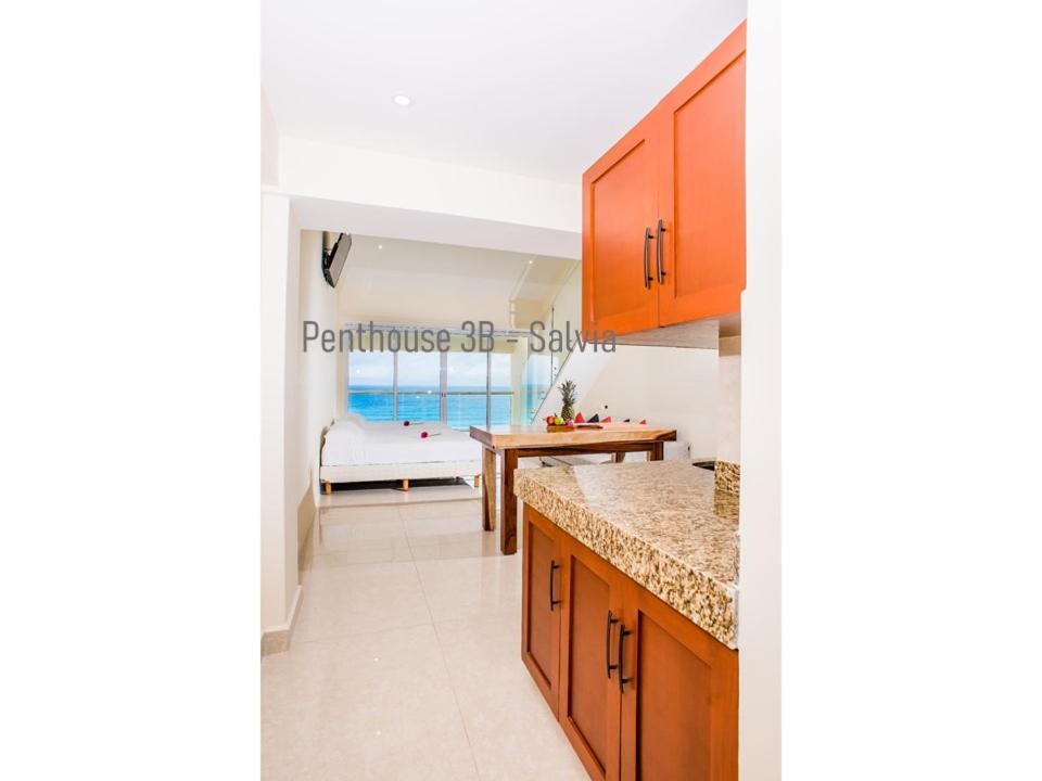 2 Story Oceanfront Penthouses On Cancun Beach! Екстериор снимка